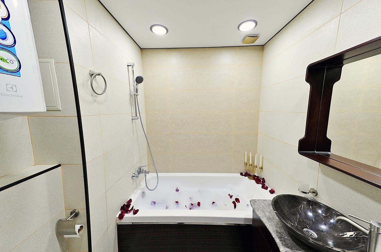 Bliss Apartaments On The 22Nd Floor Batumi Exterior foto